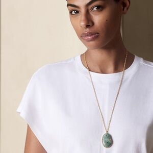 New! Banana Republic Light Green Moss Stone Pendant Necklace